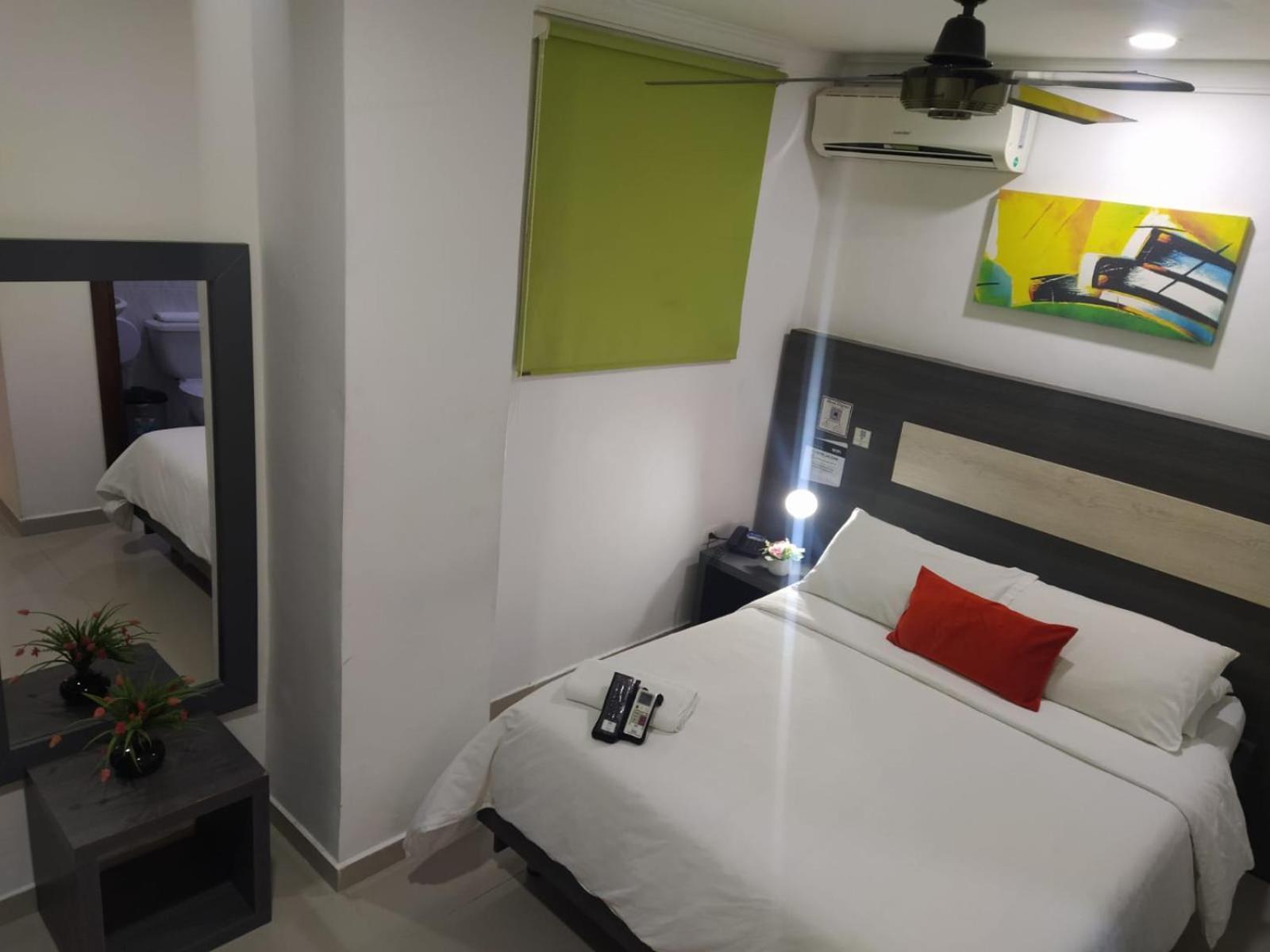 Hotel La Casa 1 มอนเตริอา ภายนอก รูปภาพ
