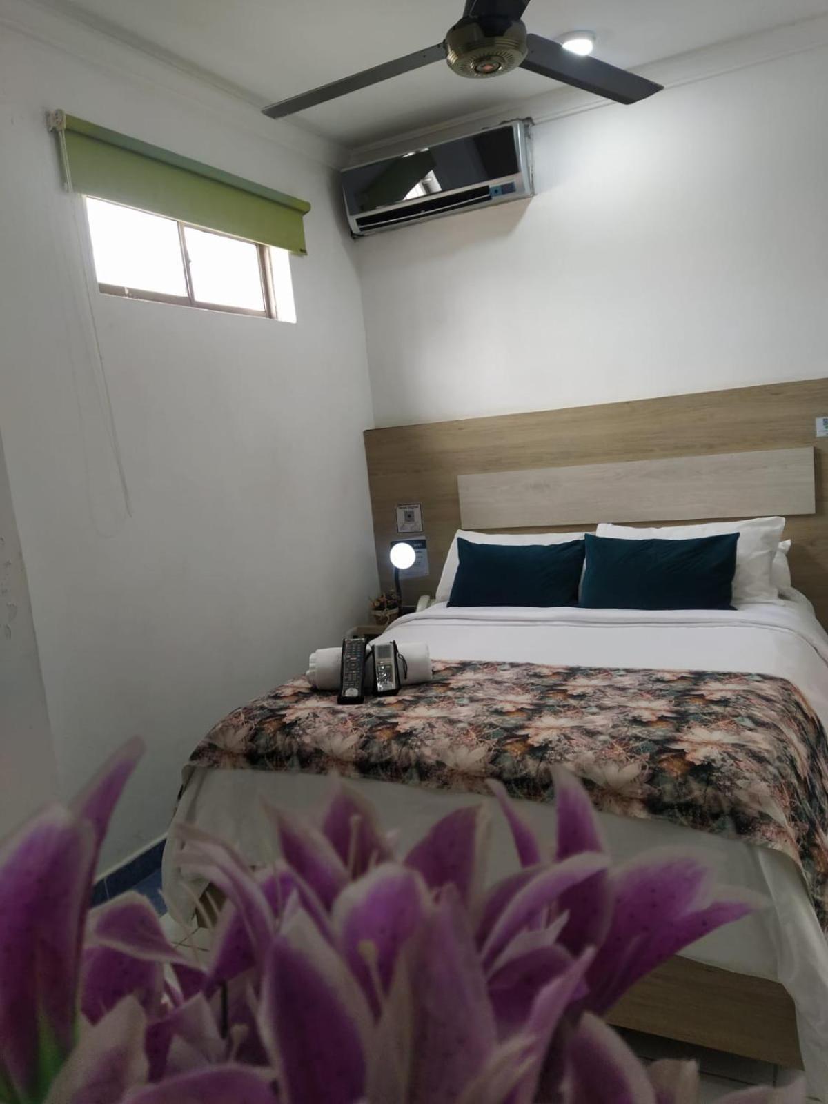 Hotel La Casa 1 มอนเตริอา ภายนอก รูปภาพ