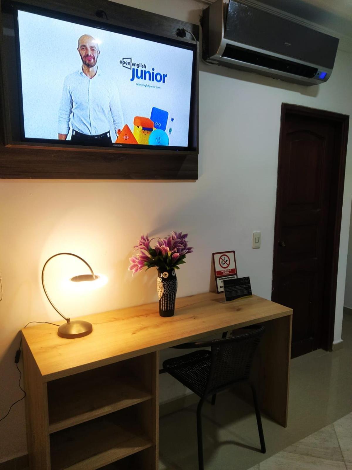 Hotel La Casa 1 มอนเตริอา ภายนอก รูปภาพ