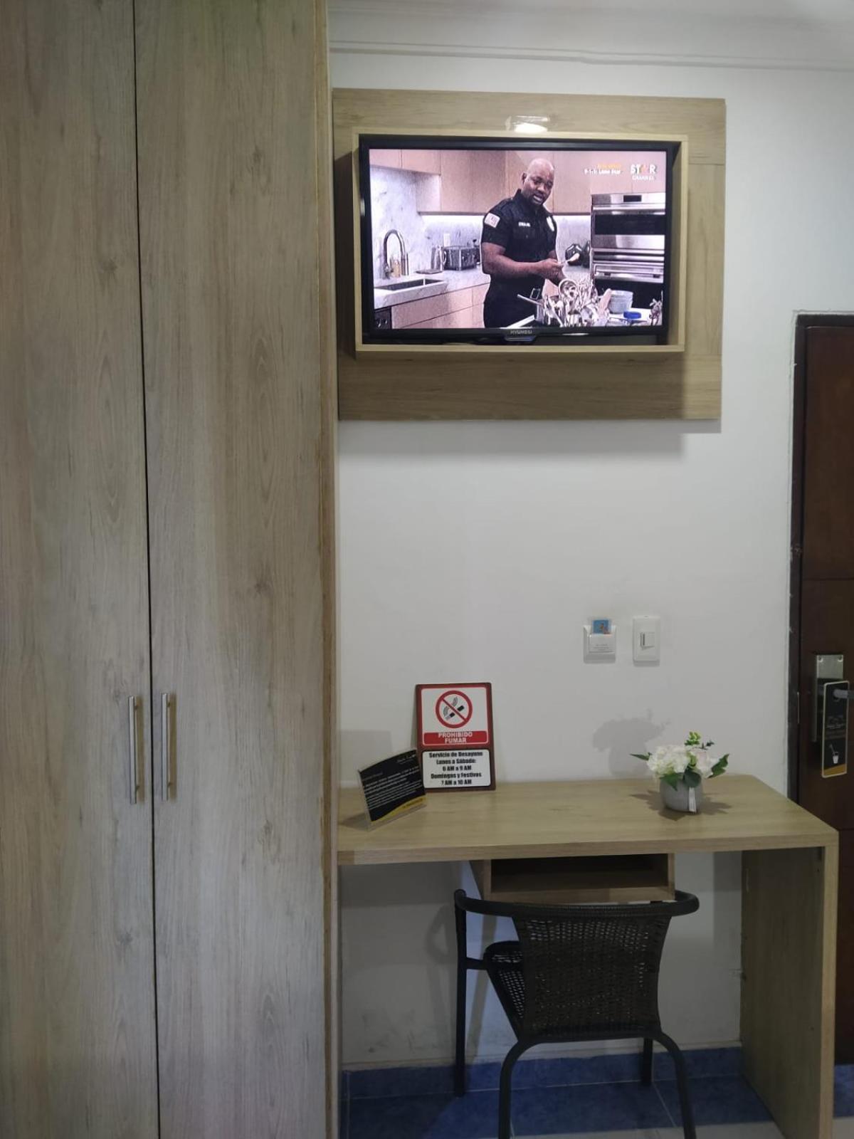 Hotel La Casa 1 มอนเตริอา ภายนอก รูปภาพ